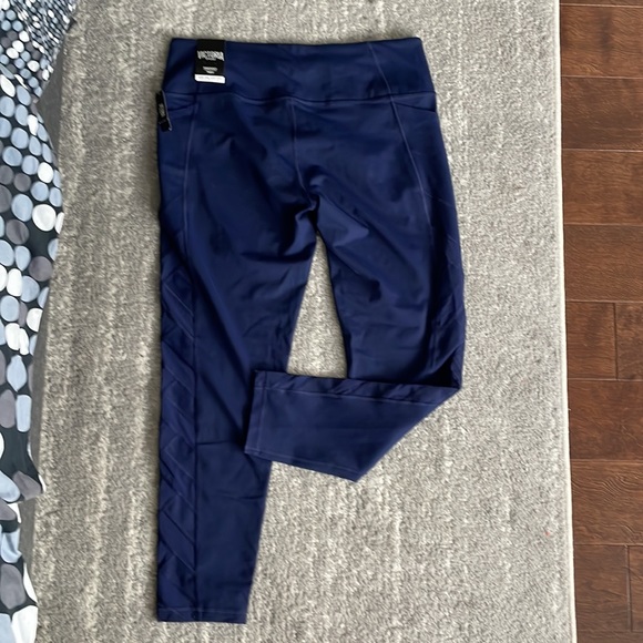 Victoria secret leggins - Picture 4 of 4